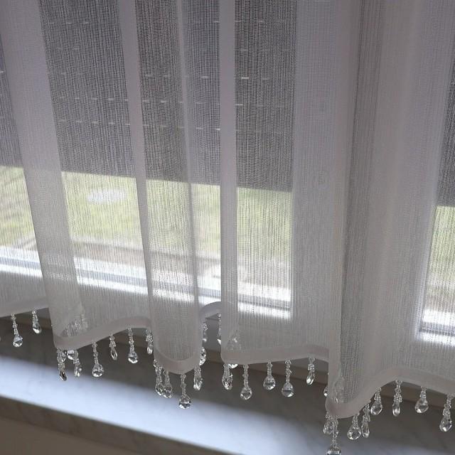 Prosta firana z koralikami biała deszczyk 157 – Firany – zdjęcie 1