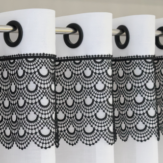 Firana gotowa na przelotkach z czarną gipiurą 193 – Firany – zdjęcie 1