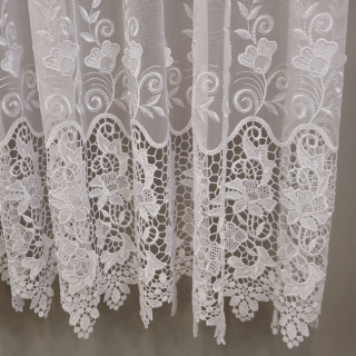 Firana z gipiurą biała wzór pasowy 251 – Firany – zdjęcie 1