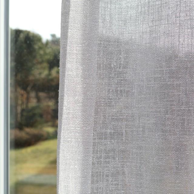 Zasłona szaro srebrna połyskująca 300 – Zasłony – zdjęcie 3