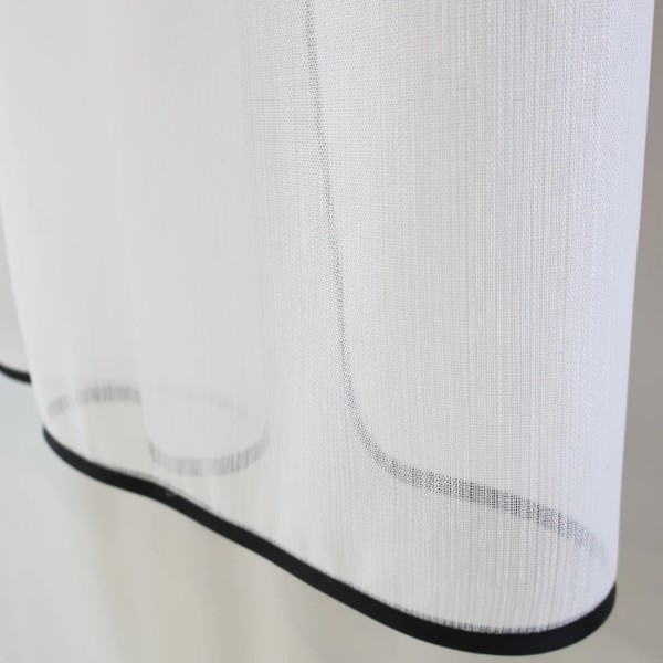 Prosta firana z czarnymi koralikami czarna lamówka 305 – Firany – zdjęcie 3