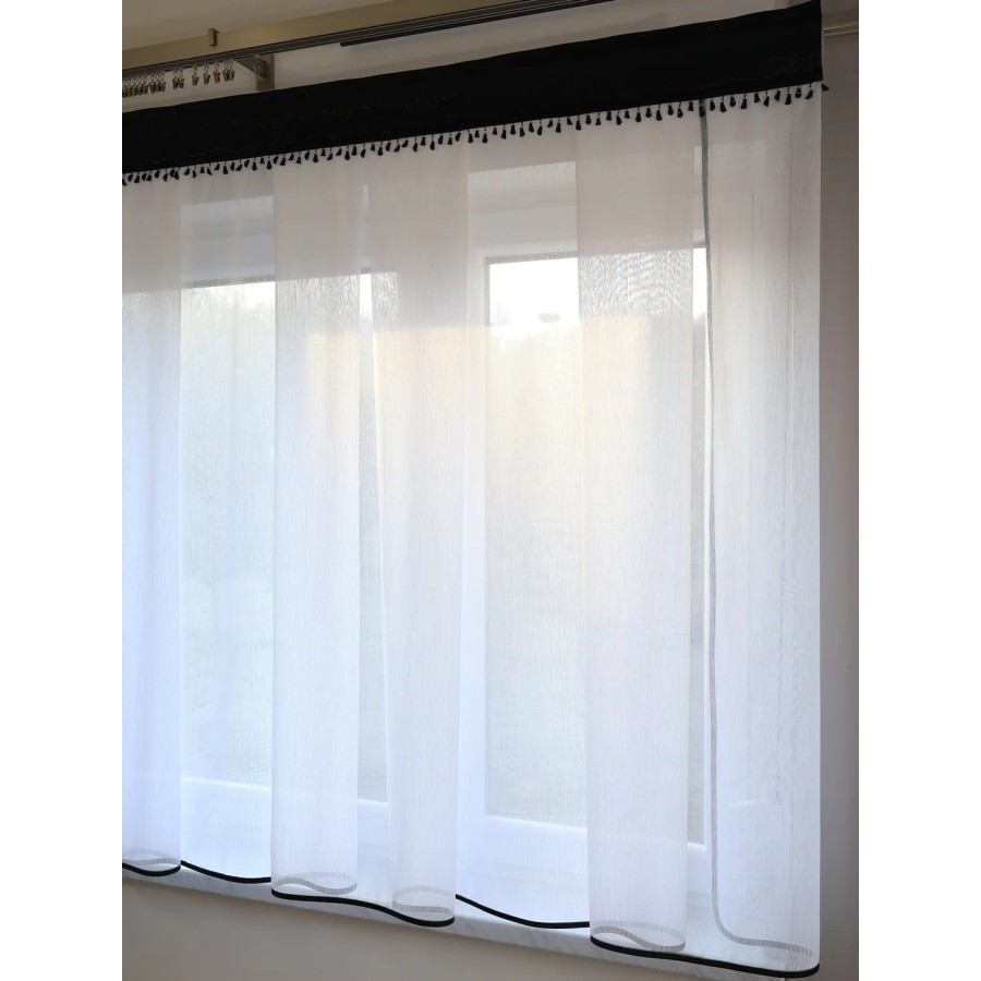 Prosta firana z czarnymi koralikami czarna lamówka 305 – Firany – zdjęcie 4