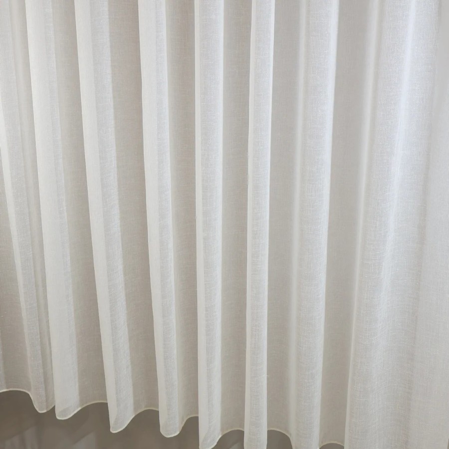 Prosta firana z połyskiem lejąca śmietankowy kremowy 108 – Firany – zdjęcie 2