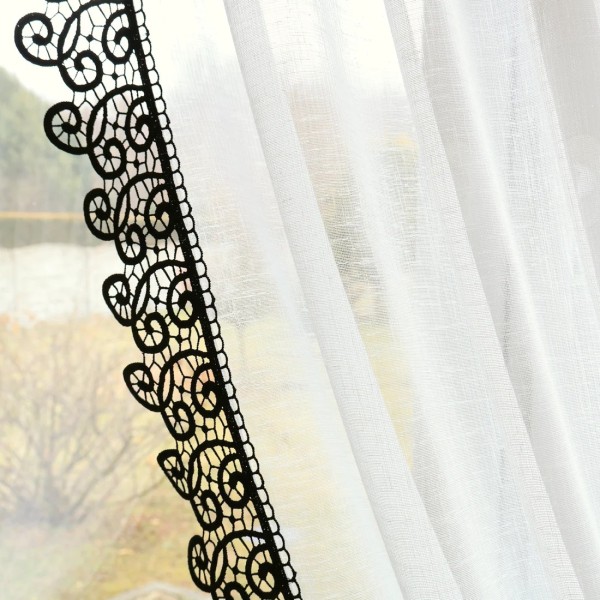 Firana śmietankowa upinana na boki z czarną gipiurą 064 – Firany – zdjęcie 3