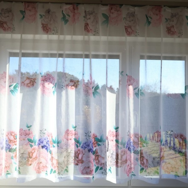 Firana w kwiaty kolorowa biały podkład PEONI 152 – Firany – zdjęcie 3