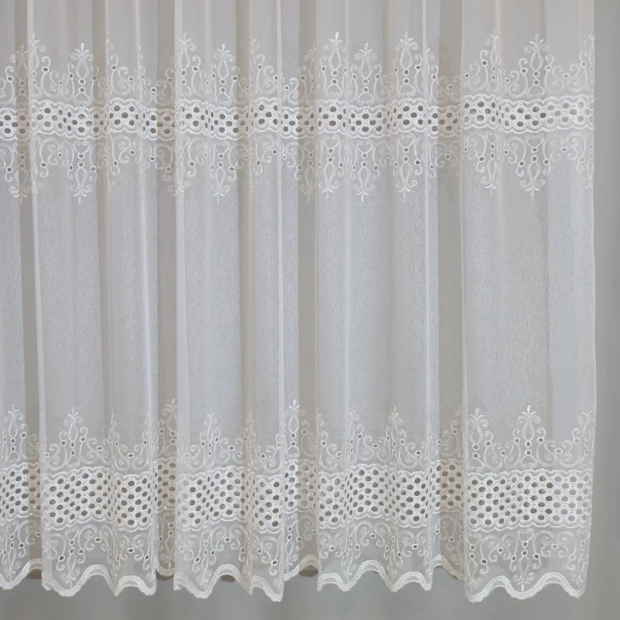 Prosta biała firana z haftem i lambrekinem 063 – Firany – zdjęcie 1
