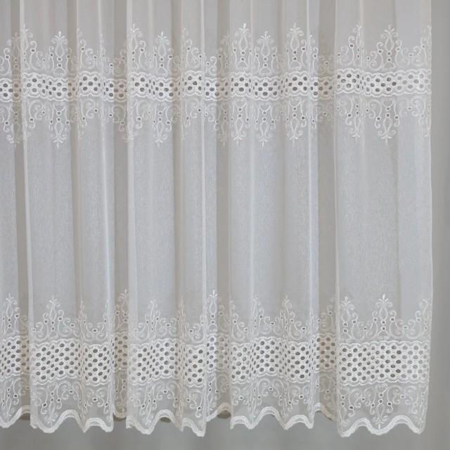 Prosta biała firana z haftem i lambrekinem 063 – Firany – zdjęcie 1