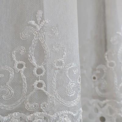 Prosta biała firana z haftem i lambrekinem 063 – Firany – zdjęcie 4
