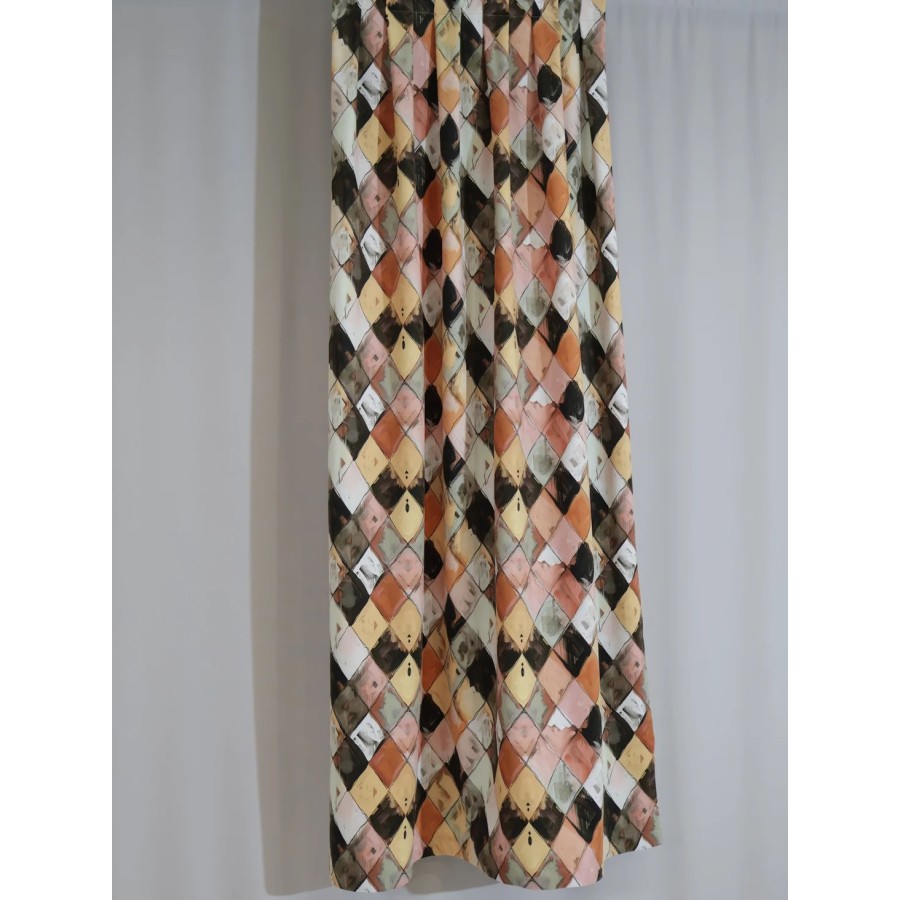 Zasłona w romby Mocha Mousse – efekt zamszu 309 – Zasłony – zdjęcie 3