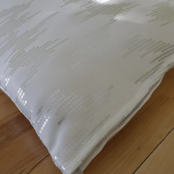 Poszewka na poduszkę biała srebrne dodatki jak cekiny 318 – Dodatki – zdjęcie 3