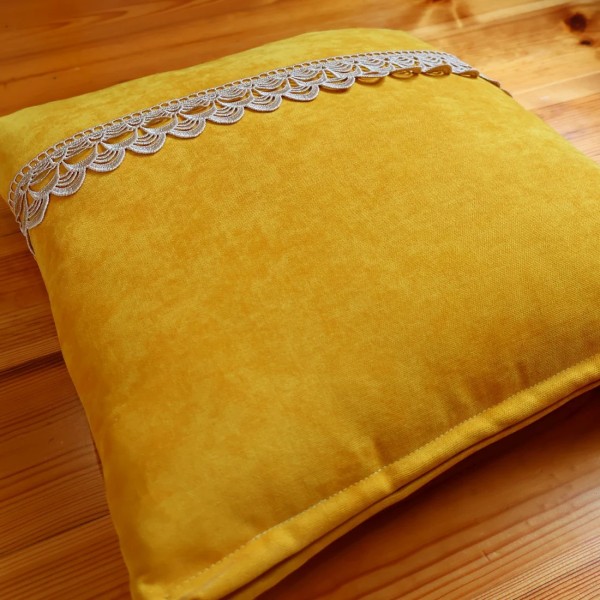 Poszewka na poduszkę z beżową gipiurą musztardowy 333 – Dodatki – zdjęcie 4