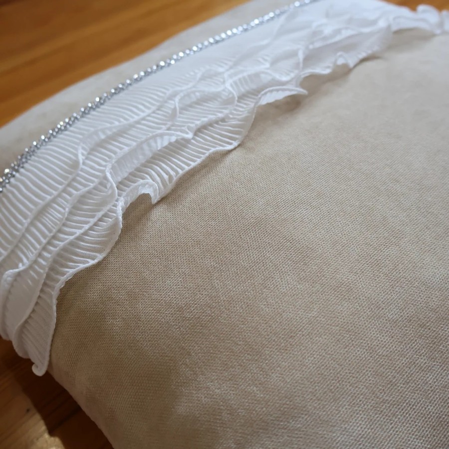 Poszewka na poduszkę z białą falbanką cyrkonie beżowy 336 – Dodatki – zdjęcie 2