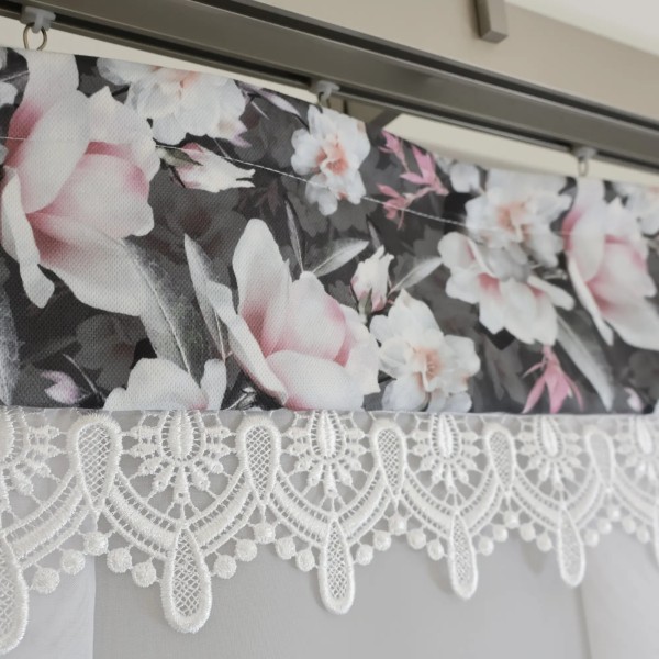 Prosta firana z białego woalu gipiura wzór kwiatowy 358 – Firany – zdjęcie 6