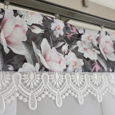 Prosta firana z białego woalu gipiura wzór kwiatowy 358 – Firany – zdjęcie 6