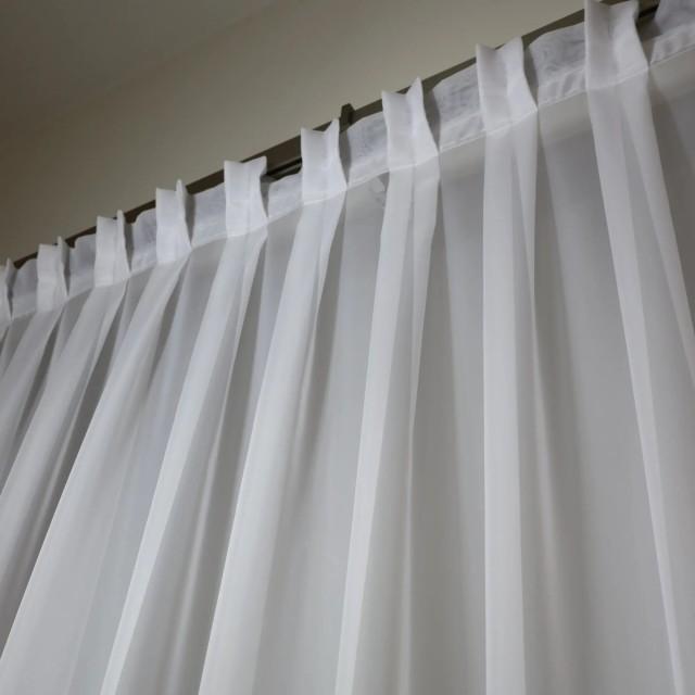 Prosta klasyczna firana z białego woalu obszyta lamówką 054 – Firany – zdjęcie 2