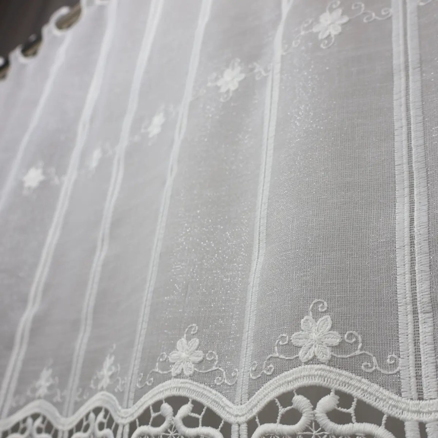 Zazdrostka kremowa z batystu z haftem i gipiurą 373 – Do kuchni – zdjęcie 6