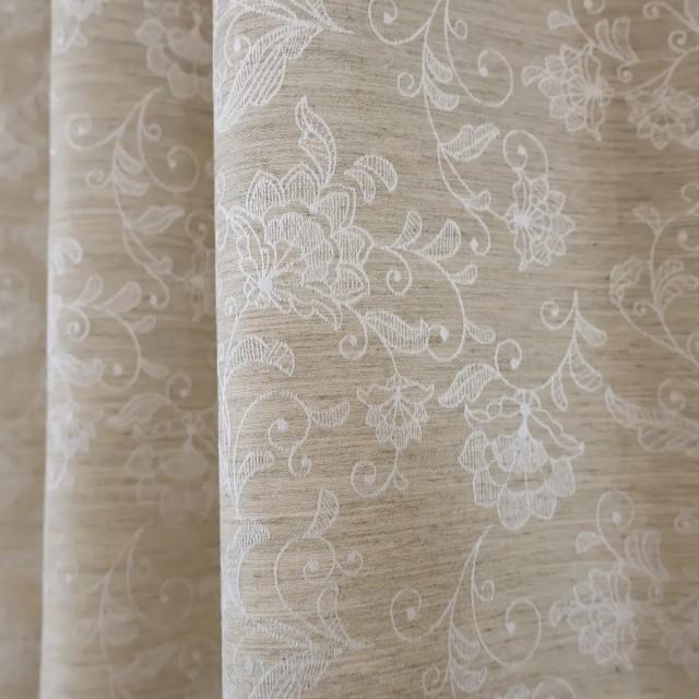 Zasłona beżowa z subtelnym wzorem roślinnym 376 – Zasłony – zdjęcie 1