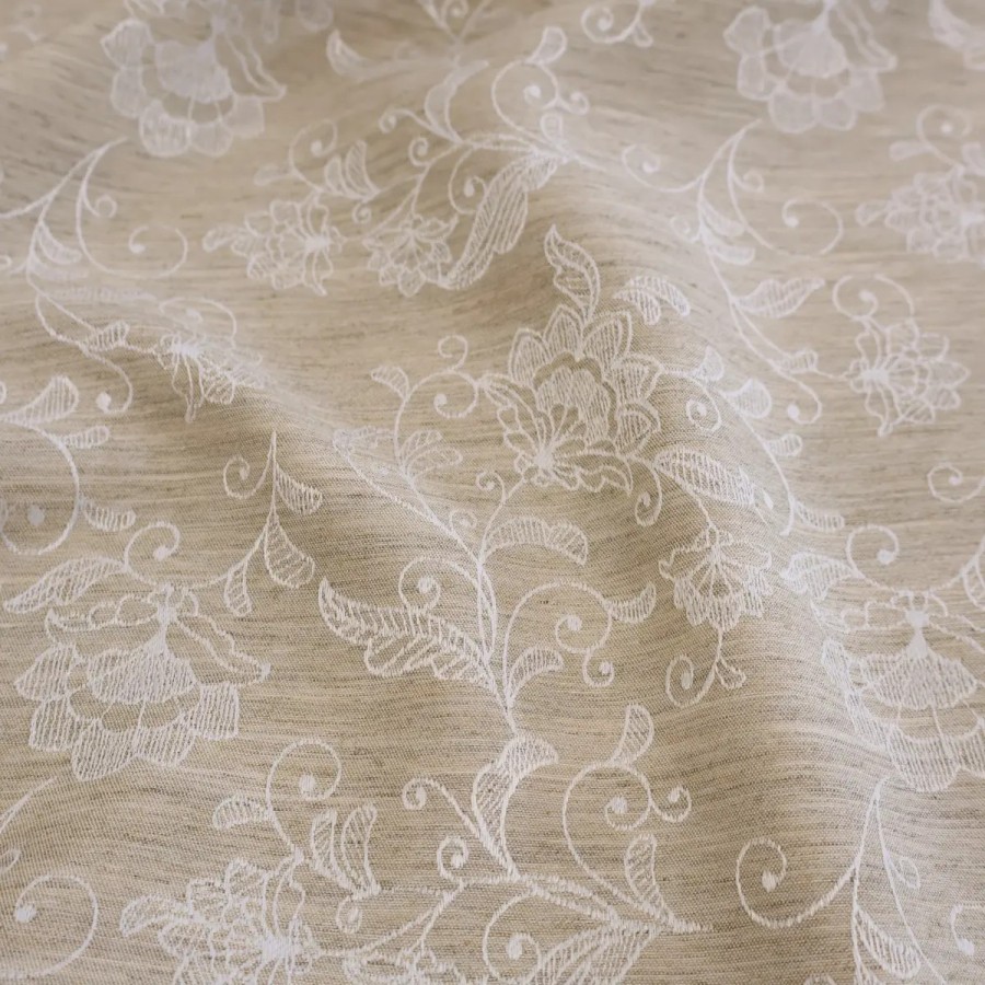 Zasłona beżowa z subtelnym wzorem roślinnym 376 – Zasłony – zdjęcie 2