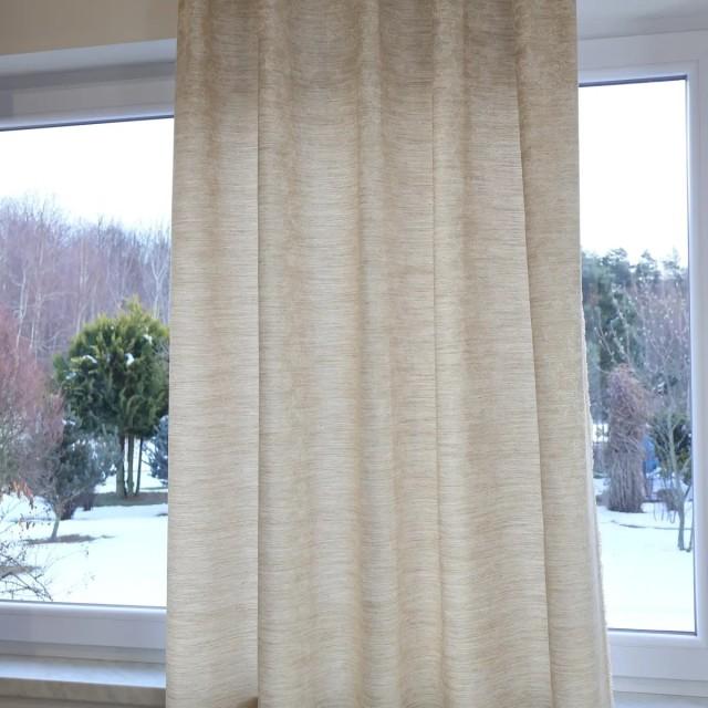 Zasłona beżowa z subtelnym wzorem roślinnym 376 – Zasłony – zdjęcie 4