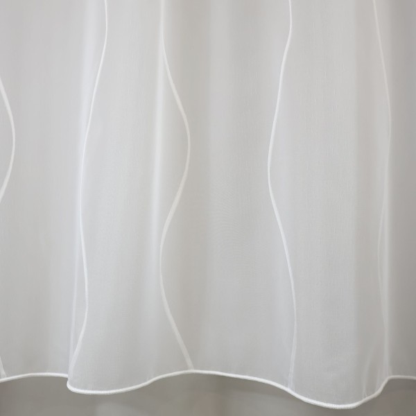 Elegancka biała firana z delikatnym wzorem fala 375