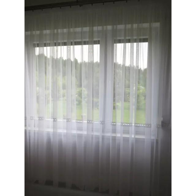 Klasyczna prosta firana z haftem 057 – Firany – zdjęcie 3