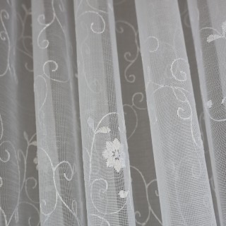 Firana biała haftowana z delikatnym połyskiem 389 – Firany – zdjęcie 2