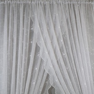 Firana biała haftowana z delikatnym połyskiem 389 – Firany – zdjęcie 3