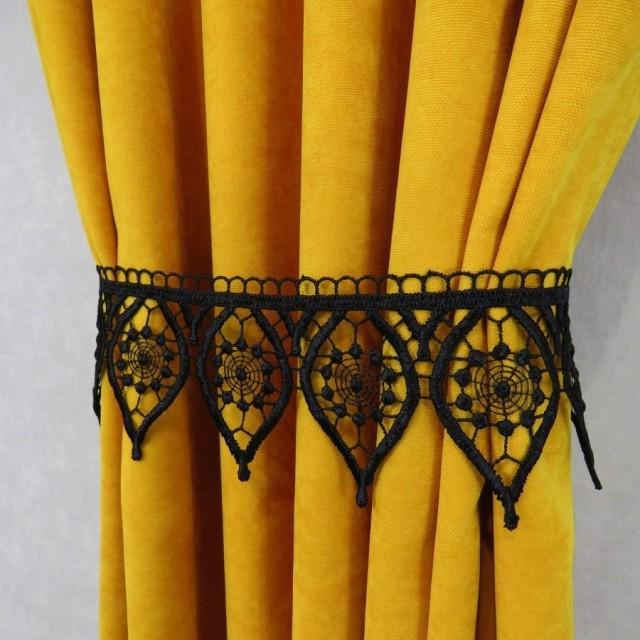 Zasłona z czarną gipiurą kolor miodowy 084 – Zasłony – zdjęcie 1